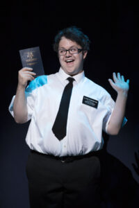 Cody Jamison Strand as Elder Cunningham in The Book of Mormon.
© Julieta Cervantes