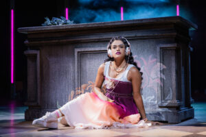 Gianna Harris as Juliet in & Juliet.
© Evan Zimmerman for MurphyMade