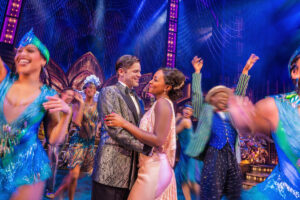 Jeremy Jordan as Jay Gatsby and Aisha Jackson as Daisy Buchanan in The Great Gatsby.
© Matthew Murphy