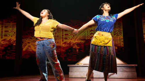 Tatianna Córdoba as Ana and Aline Mayagoitia as Itzel in Real Women Have Curves © Julieta Cervantes