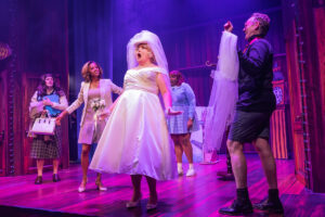 Grace Reiter as Chessy and the cast of Ginger Twinsies.
© Matthew Murphy