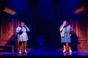 Aneesa Folds as Hallie and Russell Daniels as Annie in Ginger Twinsies.
© Matthew Murphy