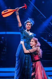 Deborah Cox as Unsinkable Molly Brown and Melissa Barerra as Rose in Titanique.
© Evan Zimmerman