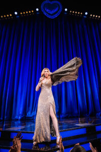 Marla Mindelle as Céline Dion in Titanique.
© Evan Zimmerman